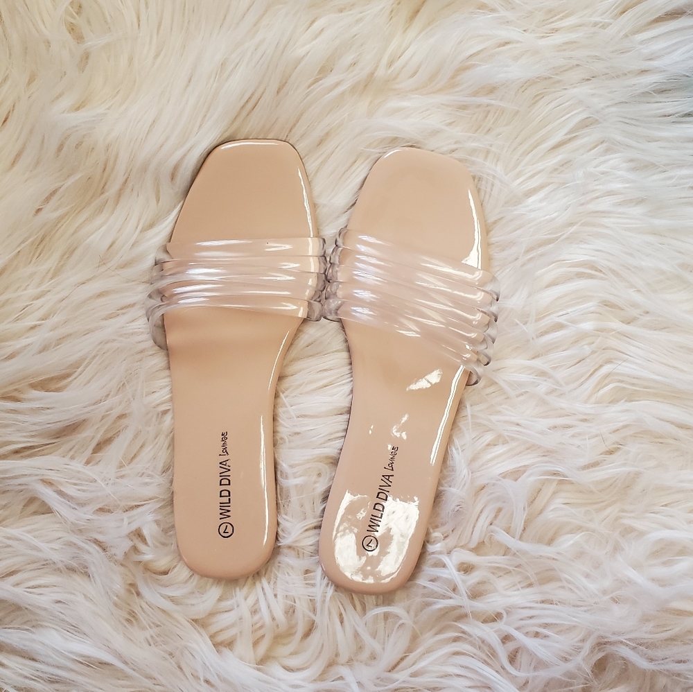 🆕️CLEAR NUDE SANDALS🆕️